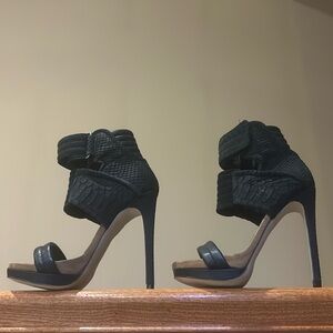 NEW!! MIA limited edition- Size 6 brown and black stiletto sandals.